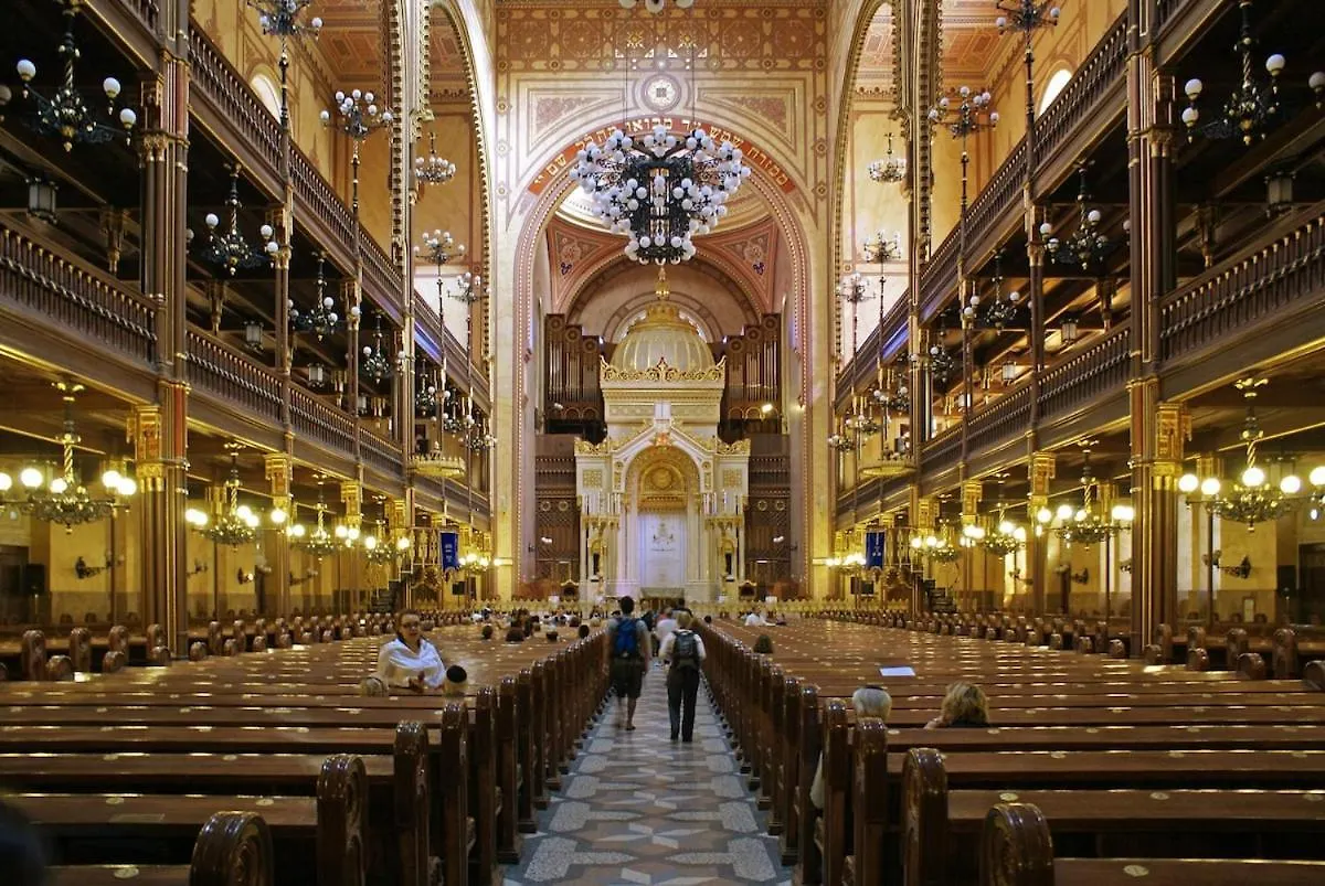 The Simple Spot Near Szimpla Kert And Synagogue Daire Budapeşte 0*,  Macaristan